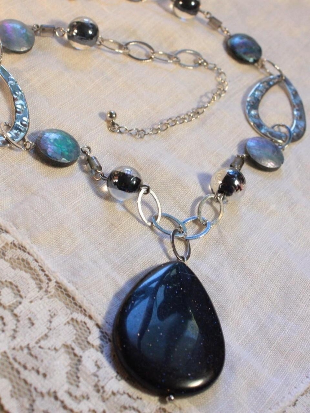 Elegant Black Teardrop Pendant Necklace - Women Jewelry